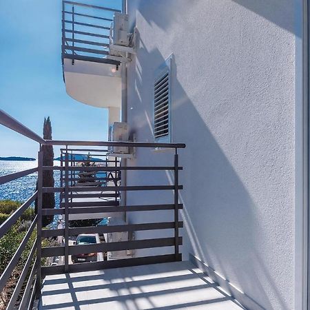 Cozy Apartment In Brodarica With Wifi Kültér fotó